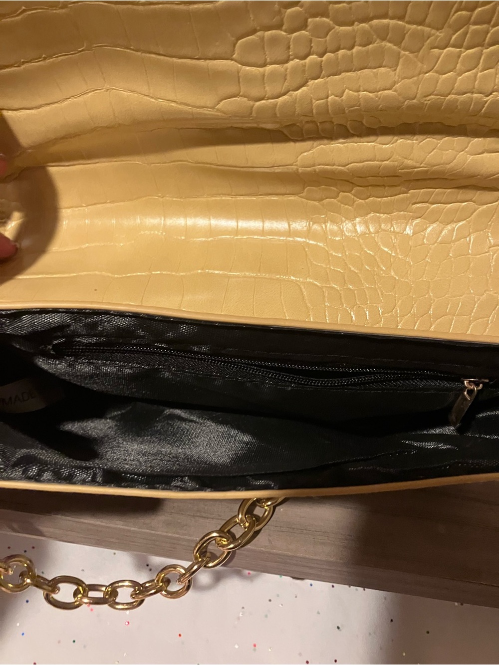 Light Mustard Yellow Croc Embossed Shoulder Bag Gold Chain NWOT Baguette Purse - Picture 4 of 6